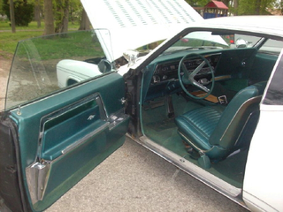 Illustration for article titled Lana’s Cruiser 1966 Buick Riviera for $10,500!